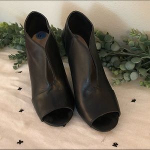 Black Nine West heels